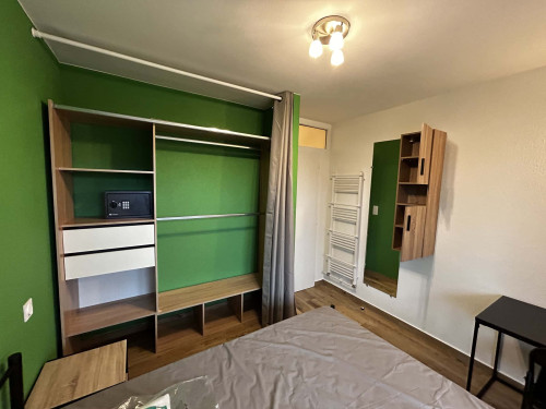 Room in Rue des Tournelles, Annemasse for 80 m² with 5 bedrooms