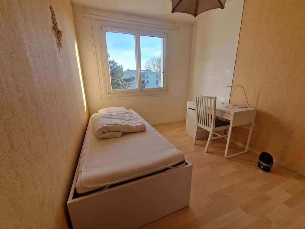 Room In Rue De Guingamp, Saint-Herblain For 80 M² With 4 Bedrooms - 1