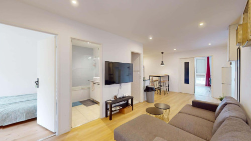 Room in Place du Bois, Orléans for 101 m² with 5 bedrooms