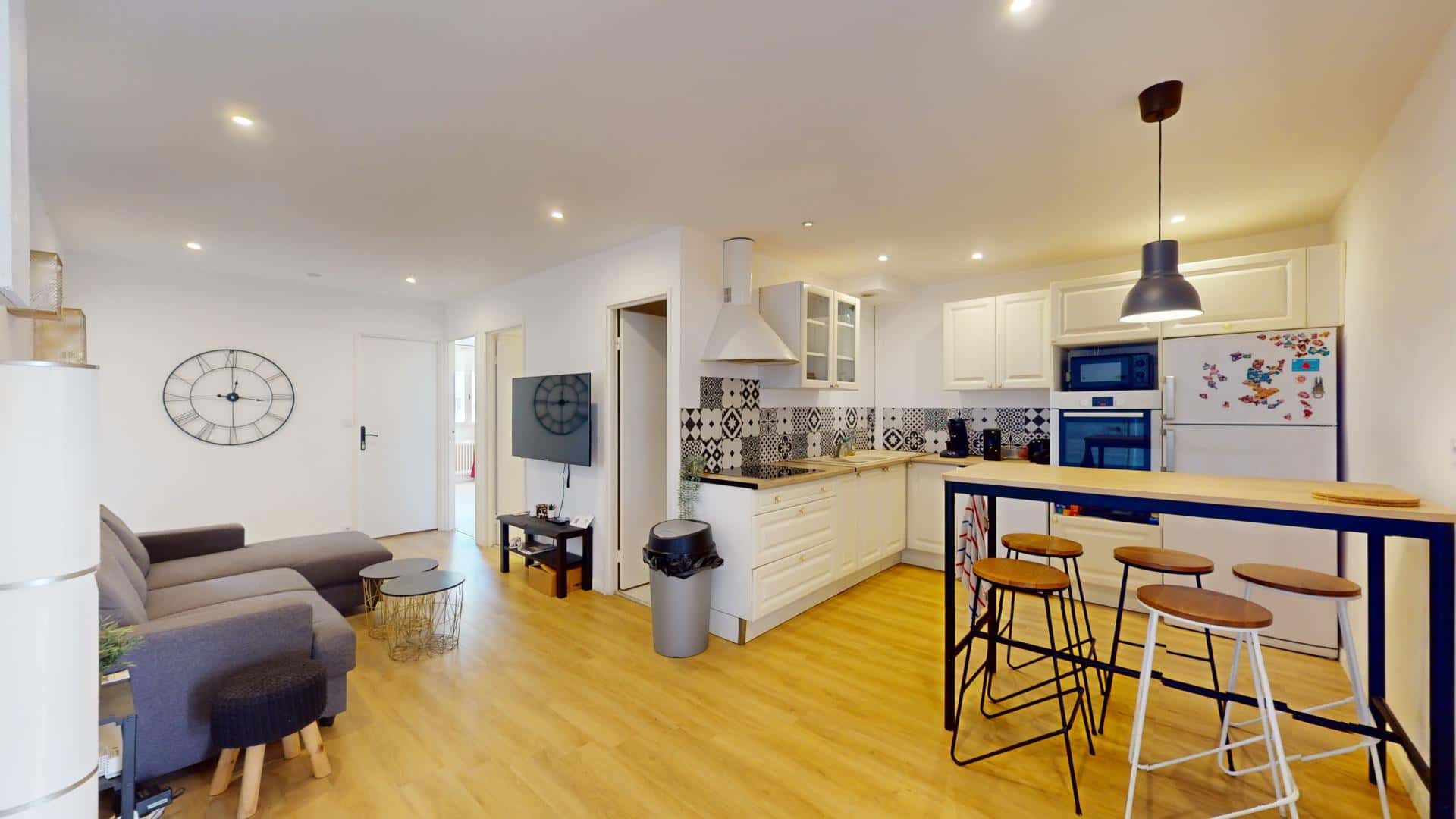 Room In Place Du Bois, Orléans For 101 M² With 5 Bedrooms - 1