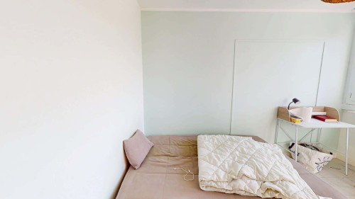 Room in Rue de Nexon, Limoges for 87 m² with 4 bedrooms