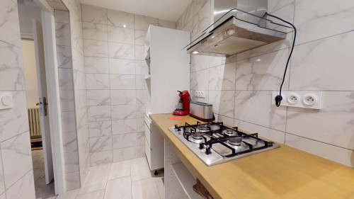 Room in Rue Président Salvador Allende, Vénissieux for 80 m² with 3 bedrooms
