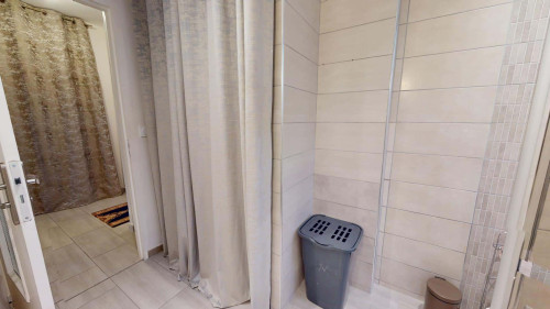Room in Rue Président Salvador Allende, Vénissieux for 80 m² with 3 bedrooms - Gallery - 5