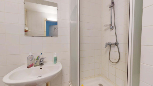 Room in Rue de l'Hippodrome, Nantes for 90 m² with 5 bedrooms - Gallery - 9