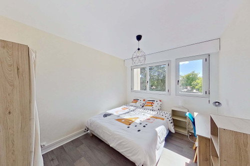Room in Rue de Provence, Poitiers for 88 m² with 4 bedrooms