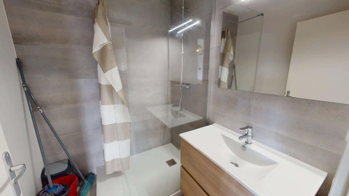 Room in Rue Jean-Baptiste Charcot, Annemasse for 75 m² with 3 bedrooms - Gallery - 6