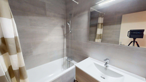 Room in Rue Jean-Baptiste Charcot, Annemasse for 75 m² with 3 bedrooms - Gallery - 7