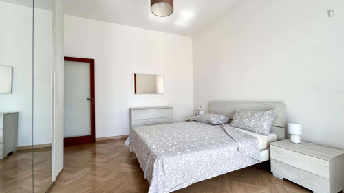 Room in Via Alfredo Cappellini, Firenze for 100 m² with 3 bedrooms - Gallery - 2