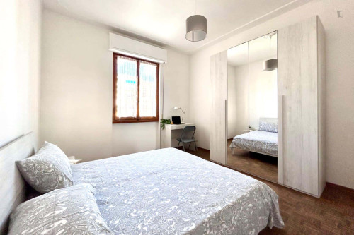 Room in Via Alfredo Cappellini, Firenze for 100 m² with 3 bedrooms