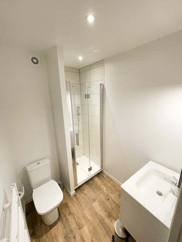 Chambre avec salle de bain privative à Clermont-Ferrand