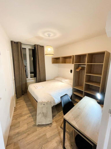 Chambre avec salle de bain privative à Clermont-Ferrand