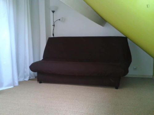 Room in Rue Charles Denis Platel, Loos for 90 m² with 5 bedrooms