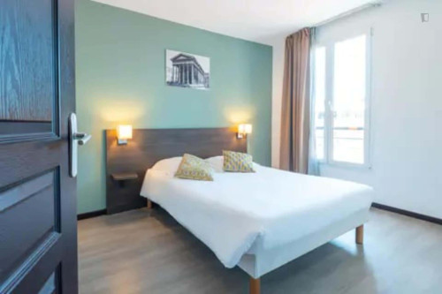 Apartment in Allée Boissy d'Anglas, Nîmes for 35 m² with 1 bedroom