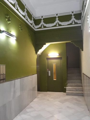 Double bedroom, with private bathroom, in 4-bedroom apartment