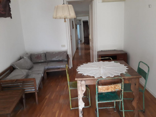 Double bedroom, with private bathroom, in 4-bedroom apartment