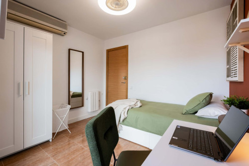 SAORI R5 Single bedroom with balcony and AC