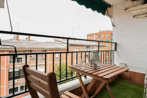 SAORI R5 Single bedroom with balcony and AC