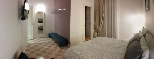 Room in Via fra Giovanni da Salerno, Salerno for 80 m² with 2 bedrooms