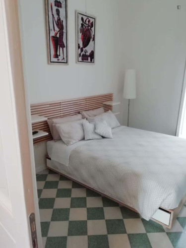 Room in Via fra Giovanni da Salerno, Salerno for 80 m² with 2 bedrooms