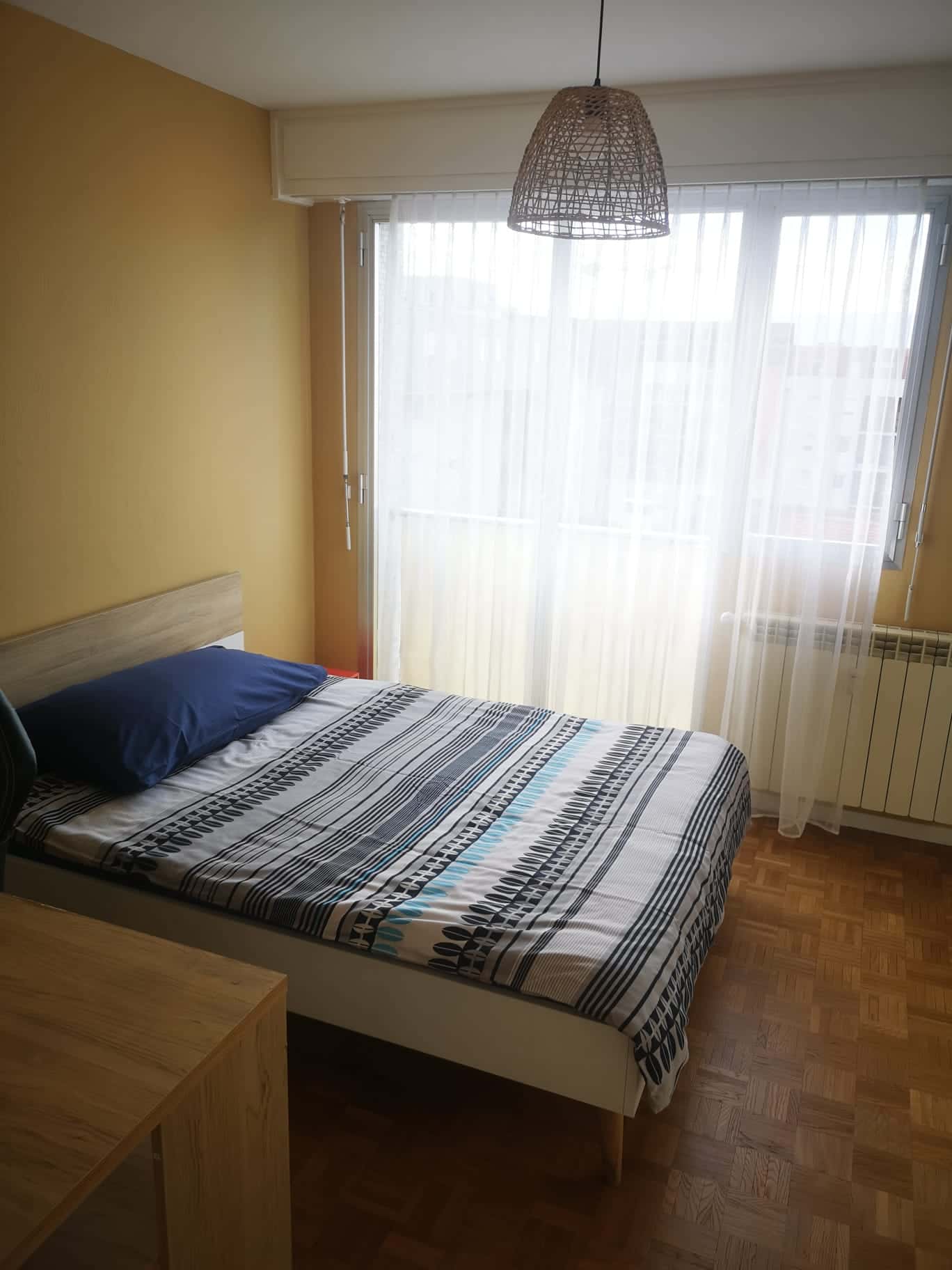 Room In Avenue Du Giffre, Annemasse For 63 M² With 3 Bedrooms - 1