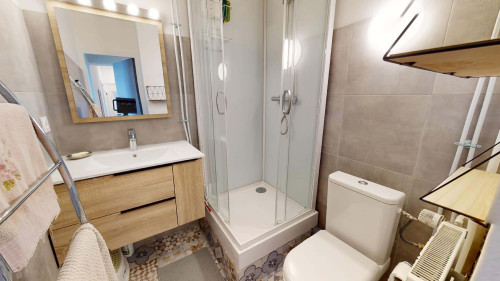 Room in Avenue Marcel Cachin, Vénissieux for 95 m² with 6 bedrooms - Gallery - 13