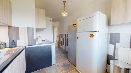 Room in Avenue Marcel Cachin, Vénissieux for 95 m² with 6 bedrooms - Gallery - 7