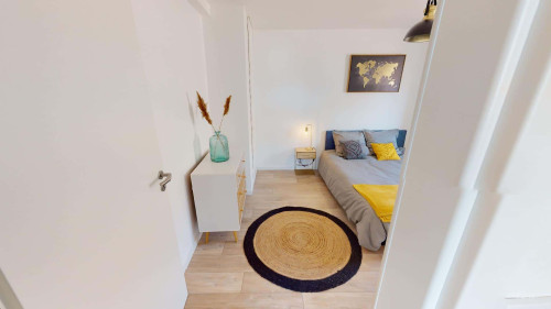 Room in Rue de Belfort, Mulhouse for 100 m² with 5 bedrooms