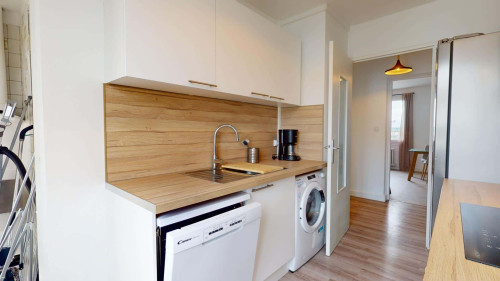 Room in Avenue Francis de Pressensé, Vénissieux for 88 m² with 4 bedrooms