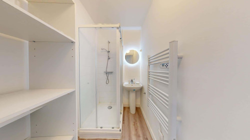 Room in Avenue Francis de Pressensé, Vénissieux for 88 m² with 4 bedrooms - Gallery - 7