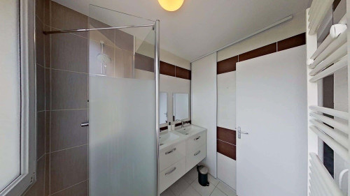 Room in Boulevard Stanislas Girardin, Le Petit-Quevilly for 65 m² with 3 bedrooms