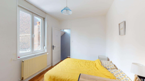 Room in Rue de Denain, Roubaix for 102 m² with 4 bedrooms