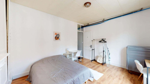 Room in Rue de Denain, Roubaix for 102 m² with 4 bedrooms