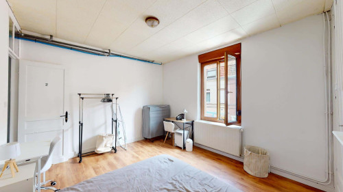 Room in Rue de Denain, Roubaix for 102 m² with 4 bedrooms