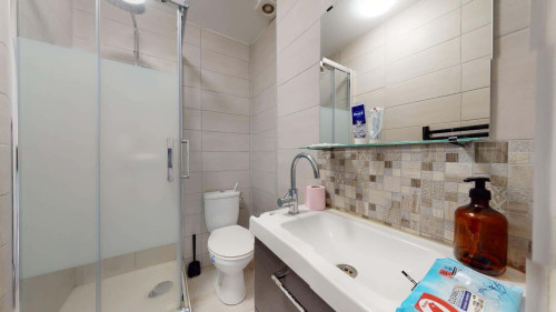 Room in Rue des Chênes Bruns, Cergy for 78 m² with 4 bedrooms