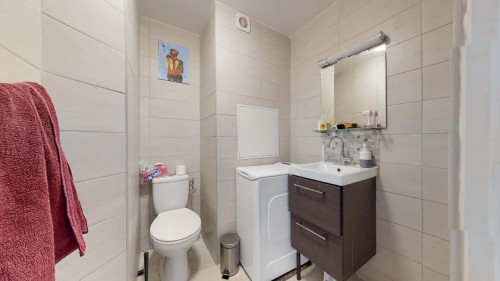 Room in Rue des Chênes Bruns, Cergy for 78 m² with 4 bedrooms
