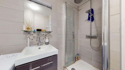 Room in Rue des Chênes Bruns, Cergy for 78 m² with 4 bedrooms