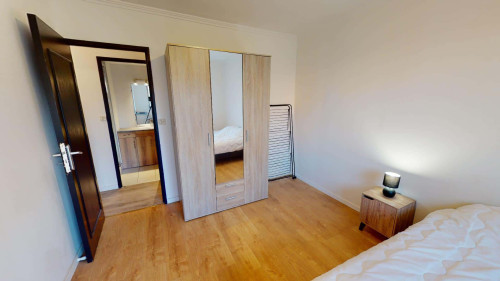 Room in Square du Haut Blosne, Rennes for 91 m² with 4 bedrooms