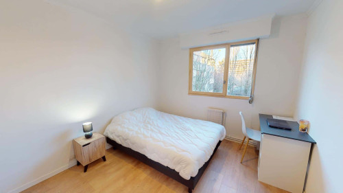 Room in Square du Haut Blosne, Rennes for 91 m² with 4 bedrooms