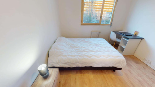 Room in Square du Haut Blosne, Rennes for 91 m² with 4 bedrooms