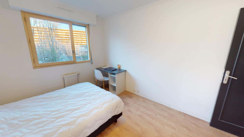 Room in Square du Haut Blosne, Rennes for 91 m² with 4 bedrooms