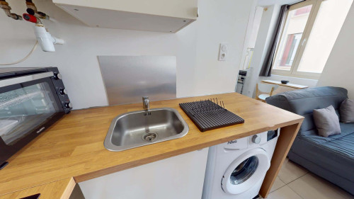 Apartment in Rue Jouffroy, Saint-Étienne for 15 m² with 1 bedroom - Gallery - 7