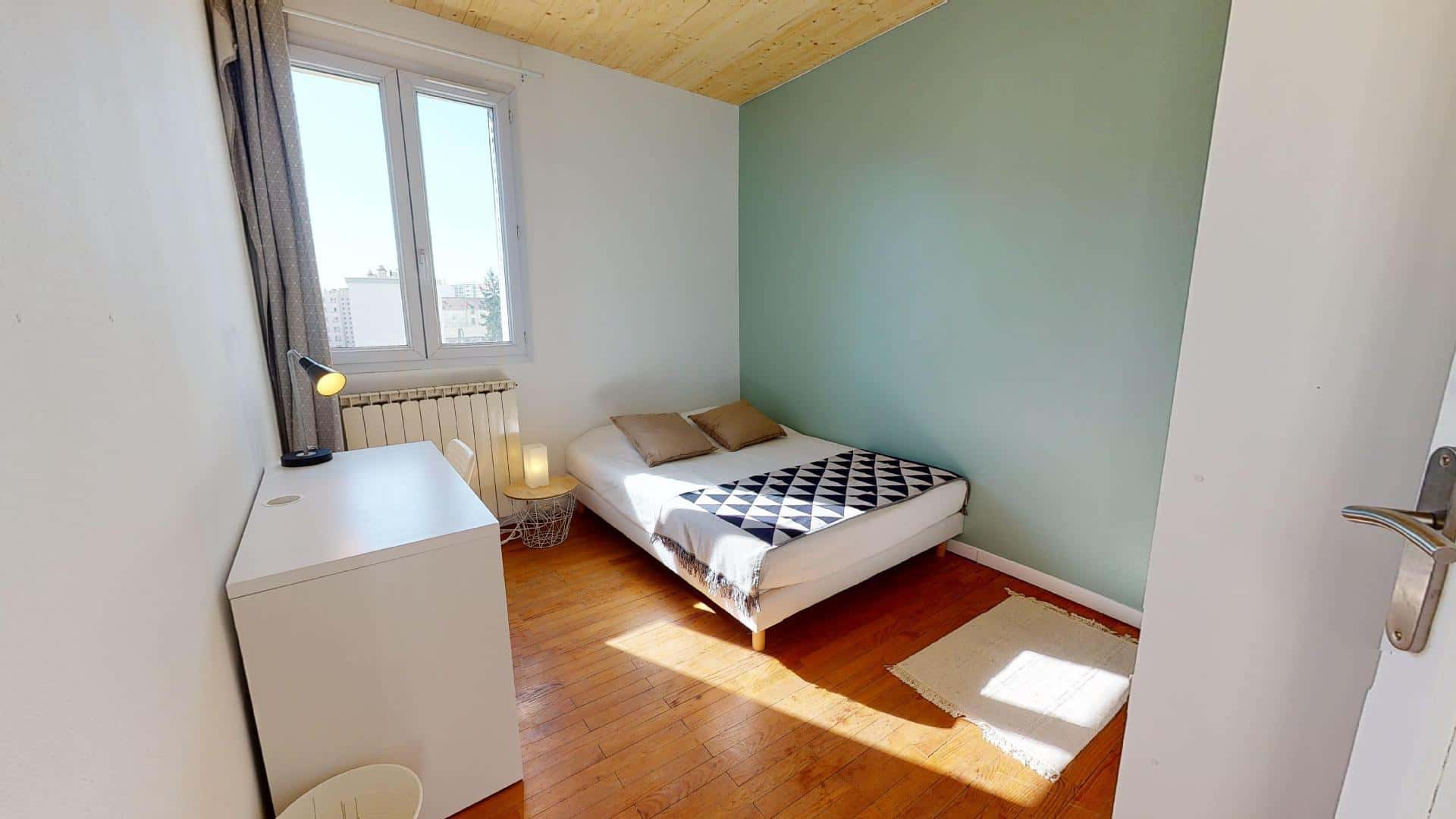 Room In Rue Mallifaud, Grenoble For 66 M² With 3 Bedrooms - 1