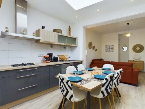 Room in Rue du Bois d'Annappes, Lille for 132 m² with 6 bedrooms