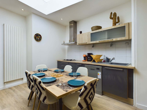 Room in Rue du Bois d'Annappes, Lille for 132 m² with 6 bedrooms