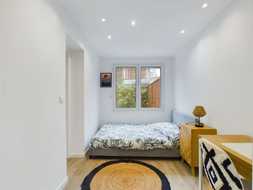 Room in Rue du Bois d'Annappes, Lille for 132 m² with 6 bedrooms