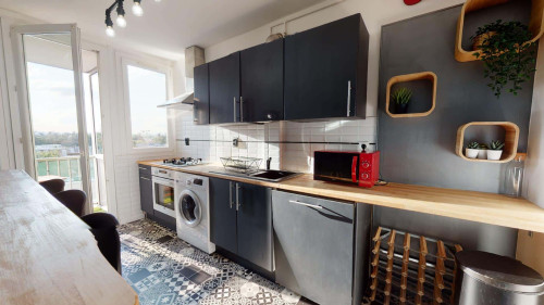 Room in Rue Joseph Deschamps, Vénissieux for 68 m² with 3 bedrooms - Gallery - 11