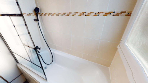 Room in Rue Joseph Deschamps, Vénissieux for 68 m² with 3 bedrooms - Gallery - 7