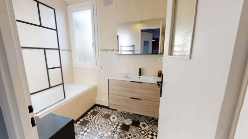 Room in Rue Joseph Deschamps, Vénissieux for 68 m² with 3 bedrooms - Gallery - 6