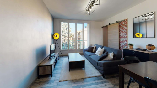 Room in Rue Joseph Deschamps, Vénissieux for 68 m² with 3 bedrooms