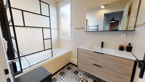 Room in Rue Joseph Deschamps, Vénissieux for 68 m² with 3 bedrooms - Gallery - 8